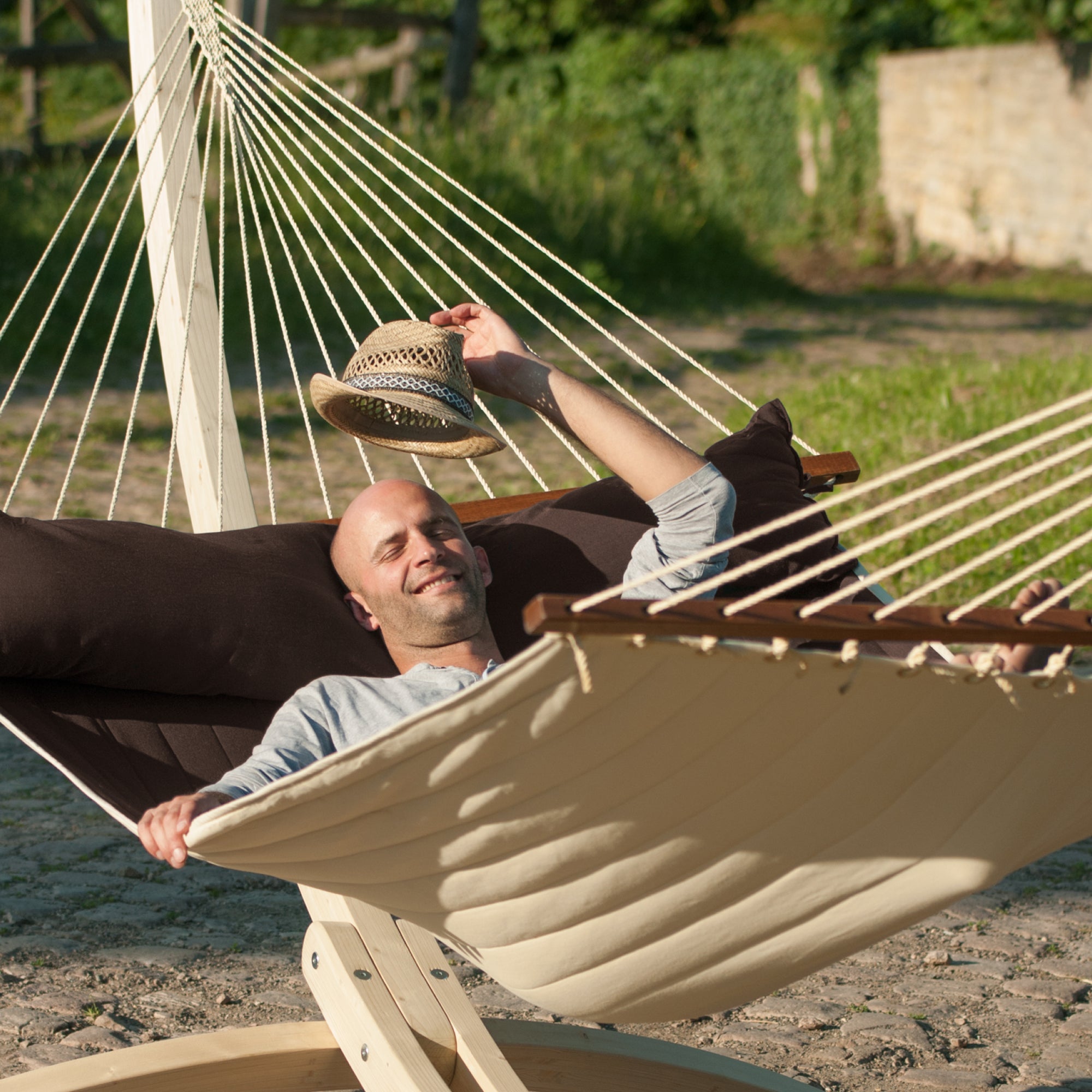 LA SIESTA Alabama Kingsize Hammock with Wooden Stand (Size XL - 140 cm)