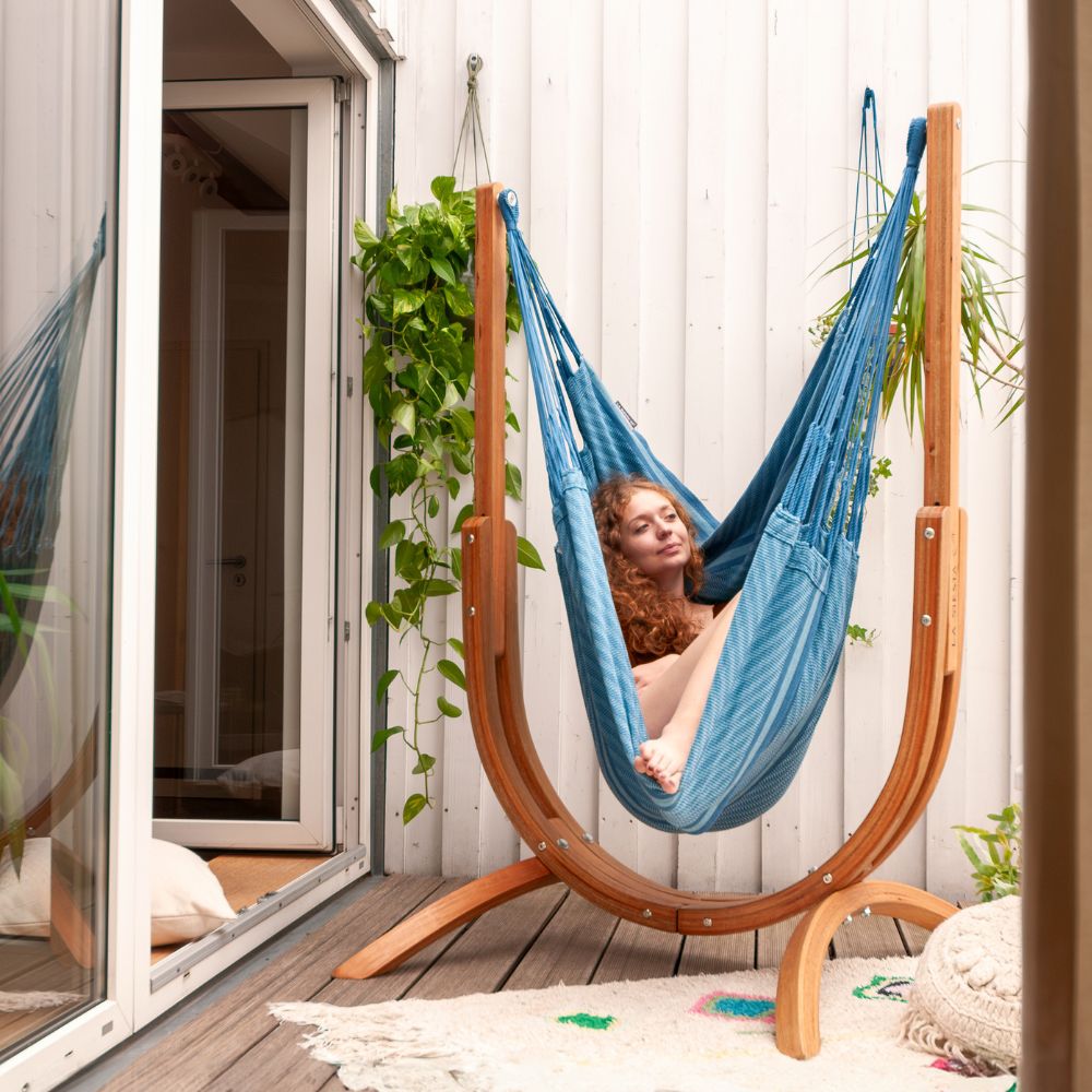 LA SIESTA Udine Outdoor Hammock Chair and Eucalyptus Stand