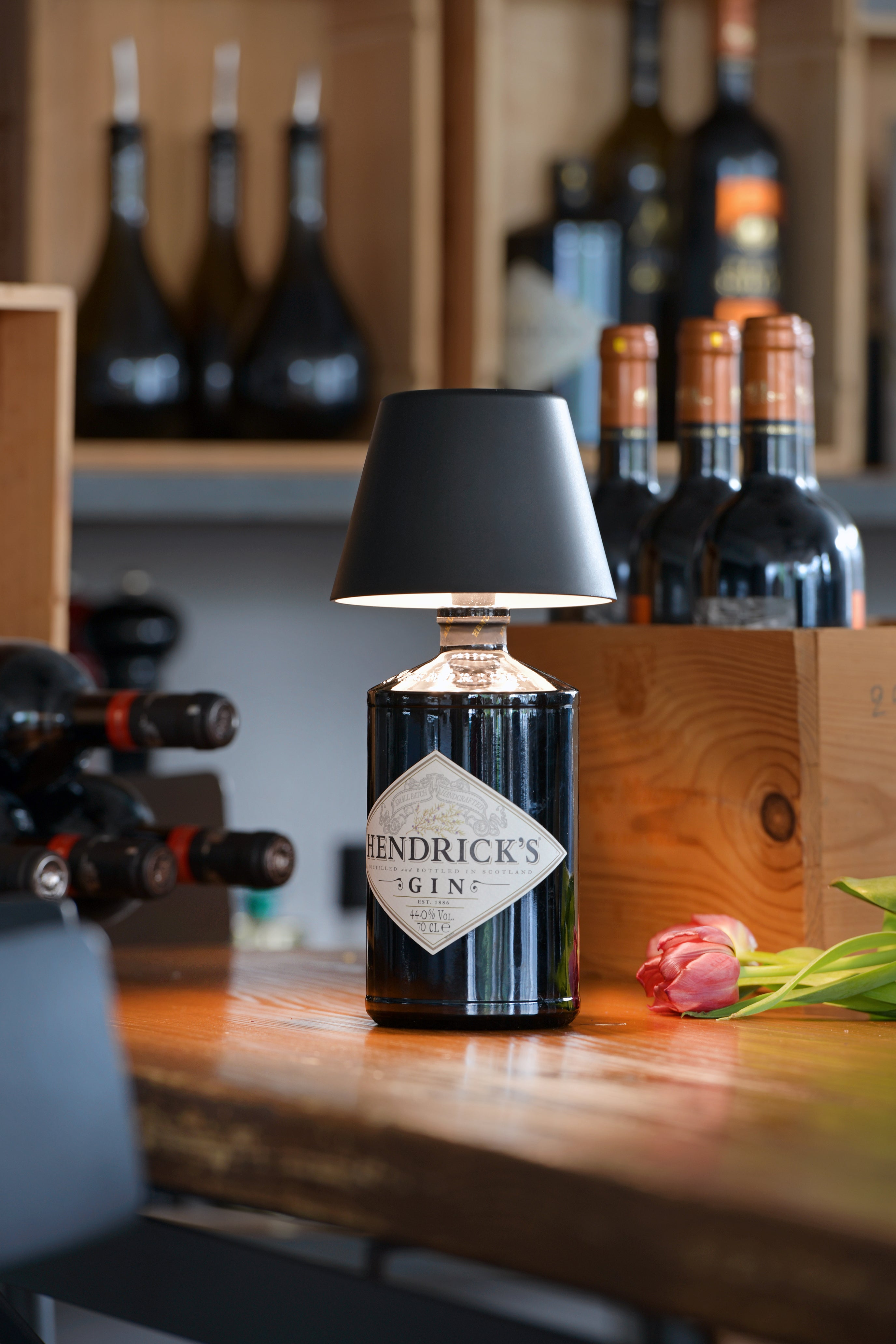 Sompex Top 2.0 Table Lamp has multiple colour modes and matte finishes