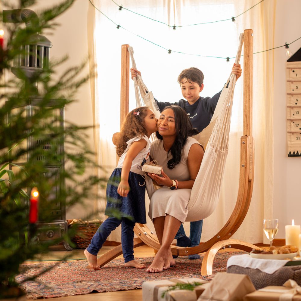 LA SIESTA Udine Outdoor Hammock Chair and Eucalyptus Stand