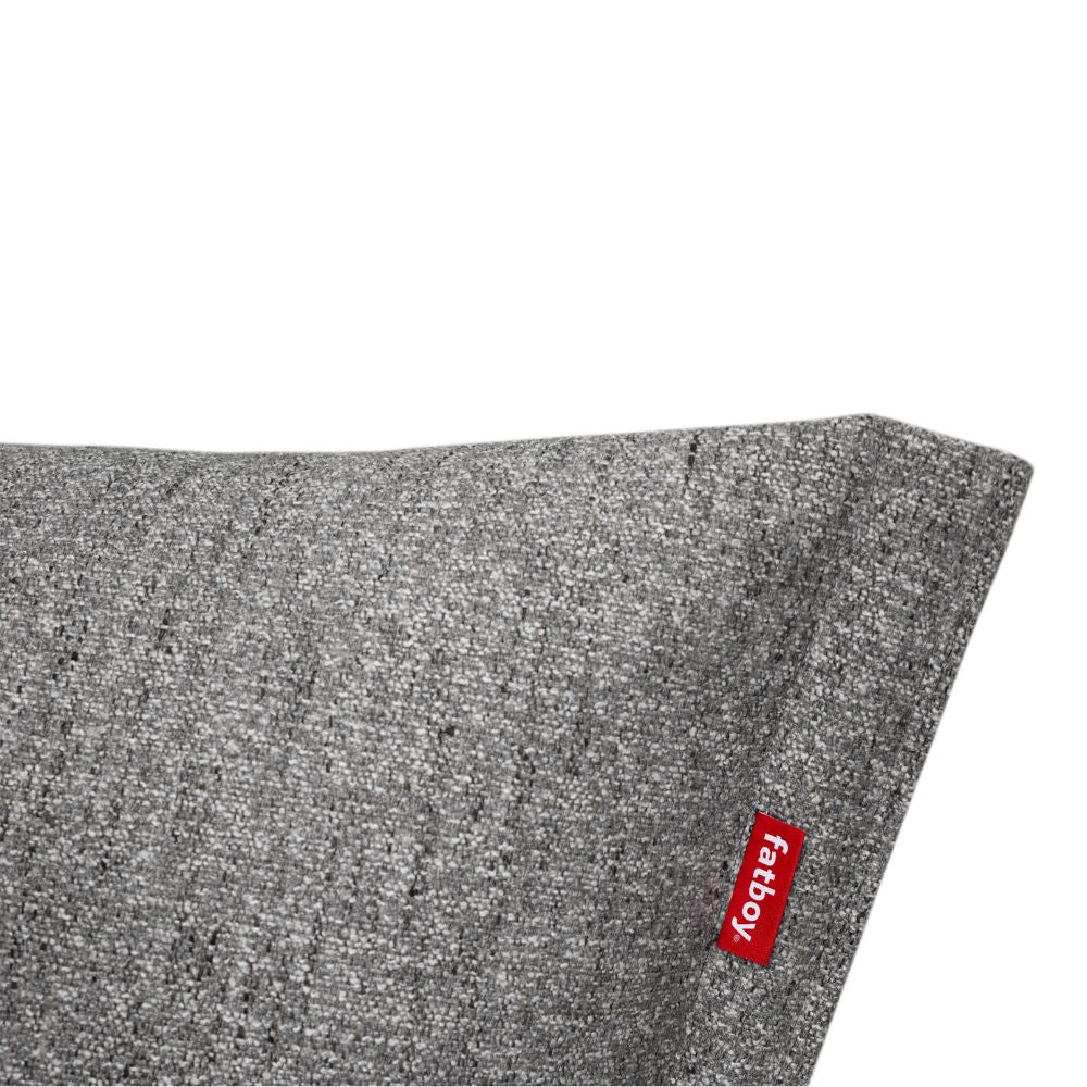 Oversized buttons of the Fatboy BonBaron Mingle Lounge Chair