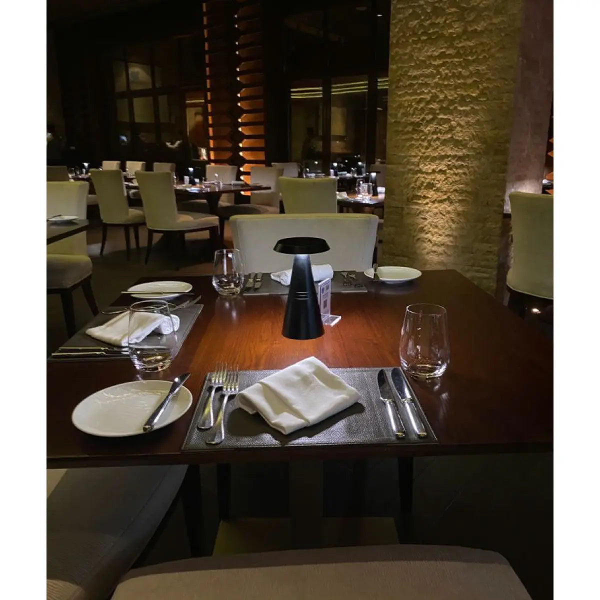 Filini Cone metal table lamp, black - DesertRiver.shop