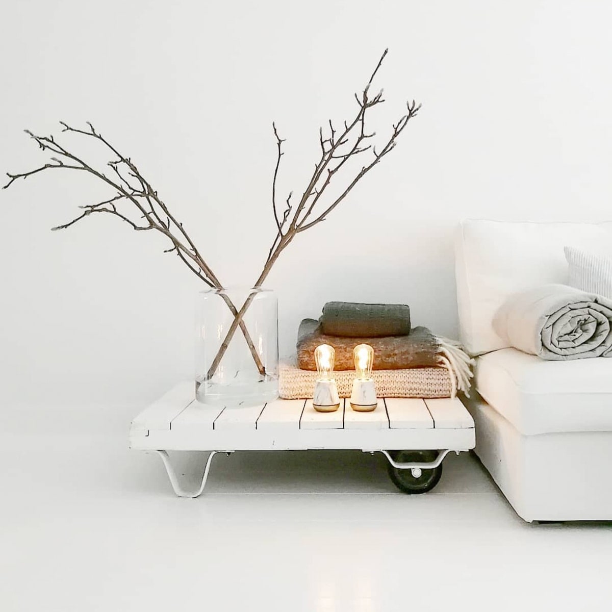 Humble One table lamp, White marble
