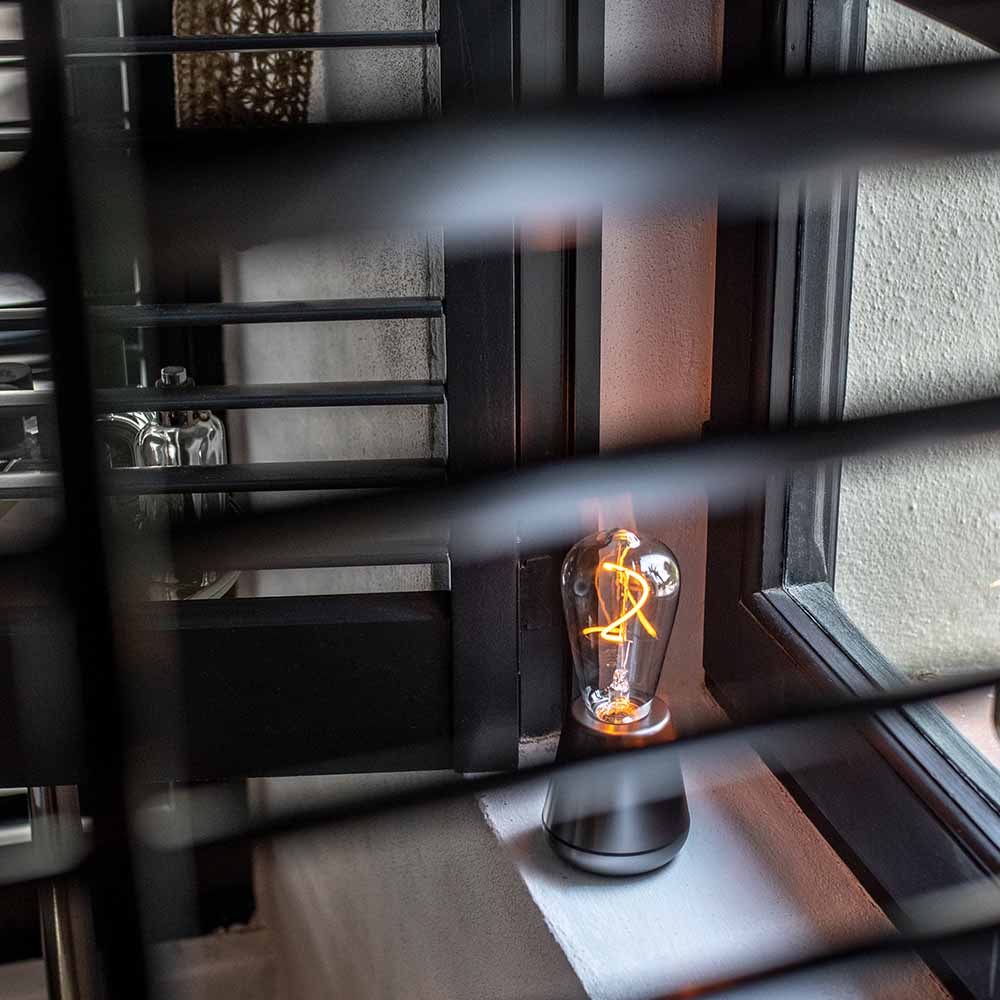 Humble One table lamp, Titanium