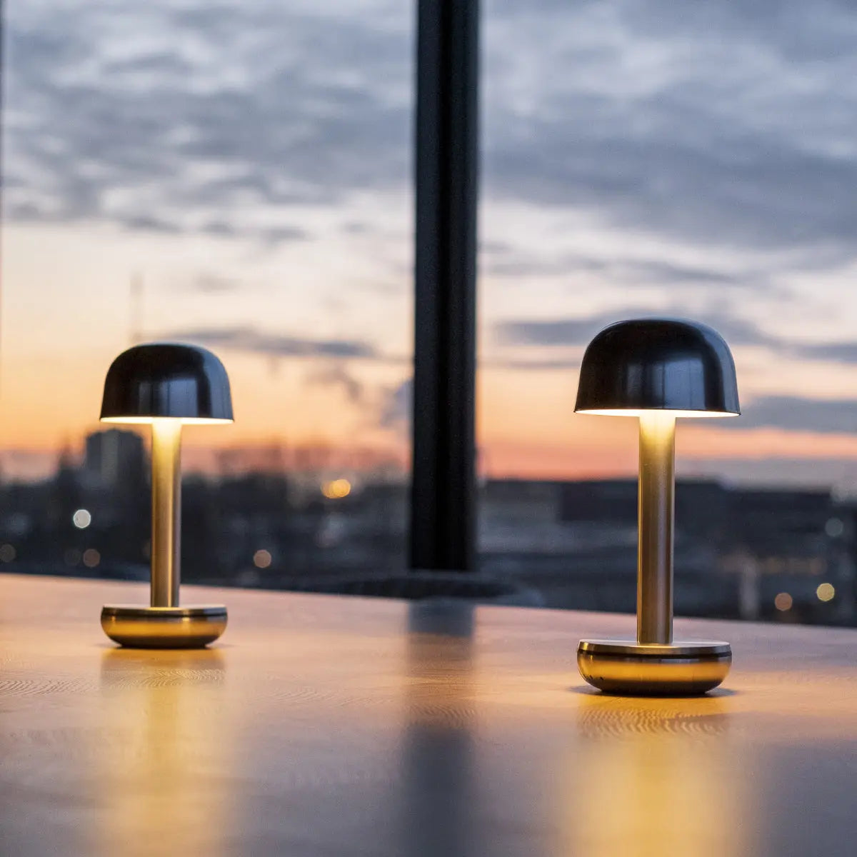 Humble Two V2 Rechargeable Table Lamp (H 21 cm)
