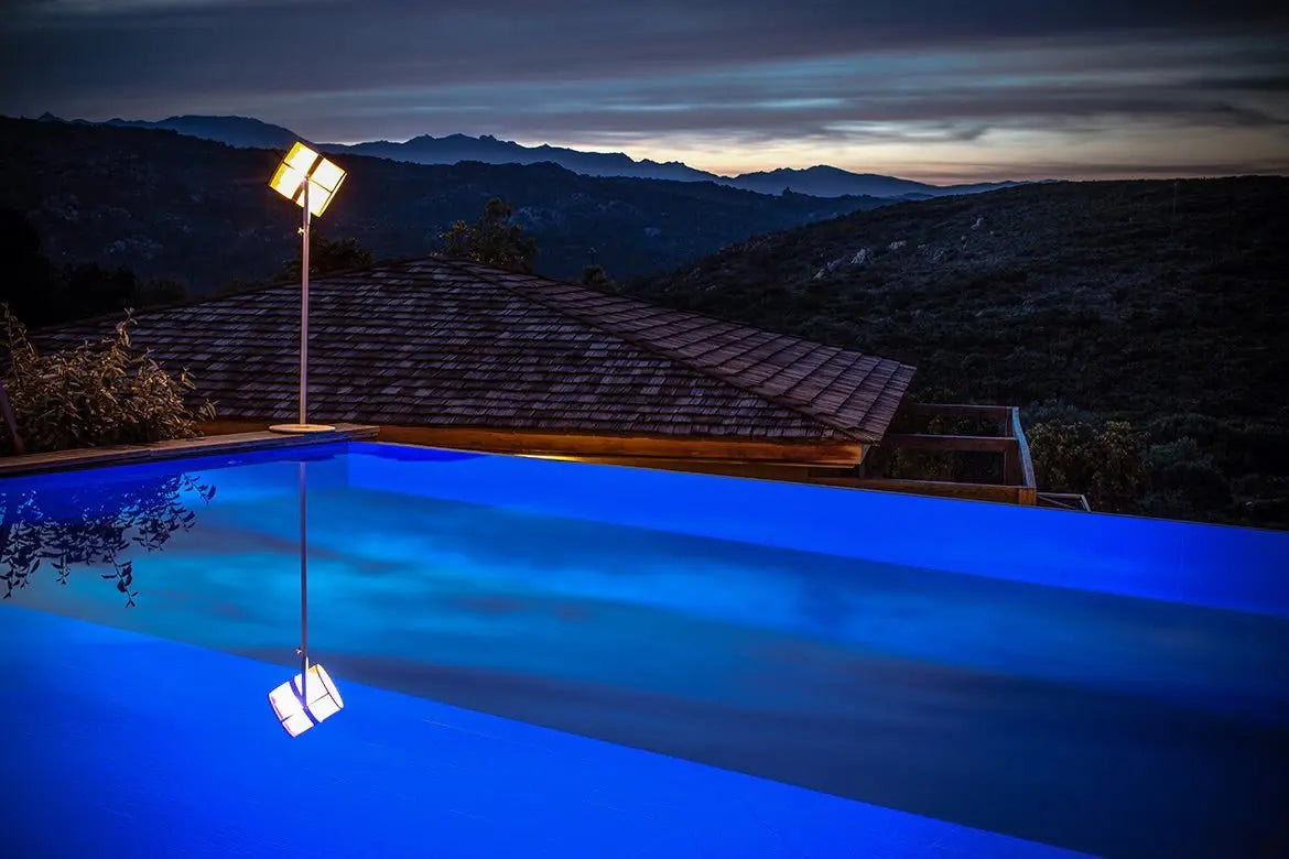 La Lampe Paris Carbon Black Frame Solar Light