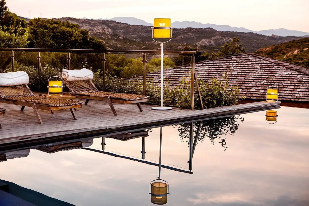 La Lampe Paris Carbon Black Frame Solar Light