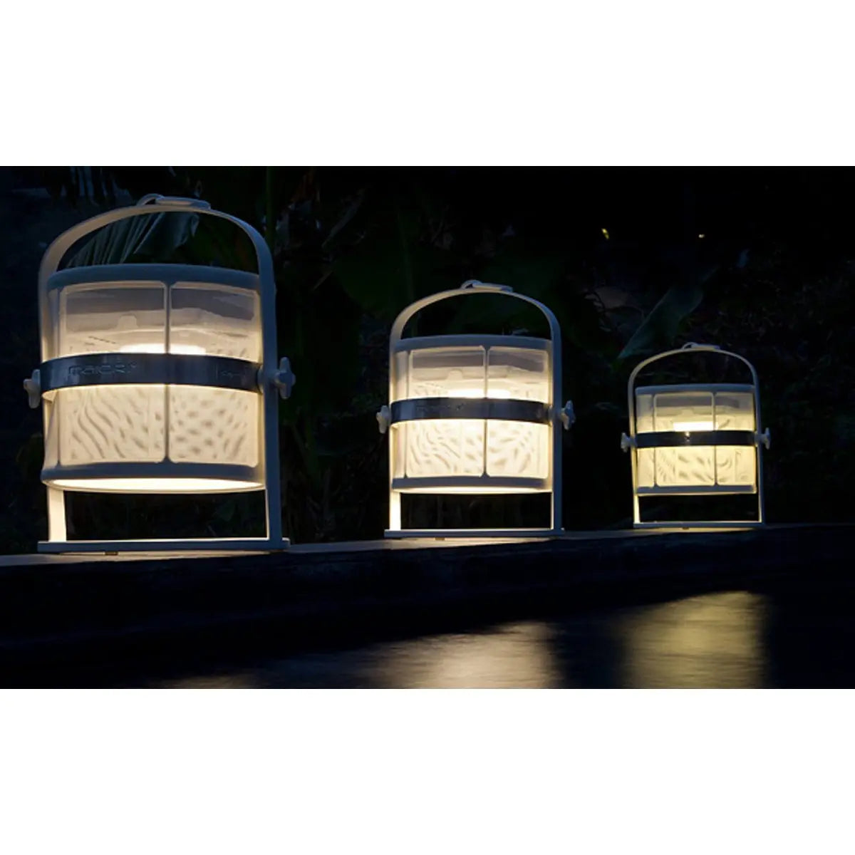 La Lampe Petite White Frame Solar Light