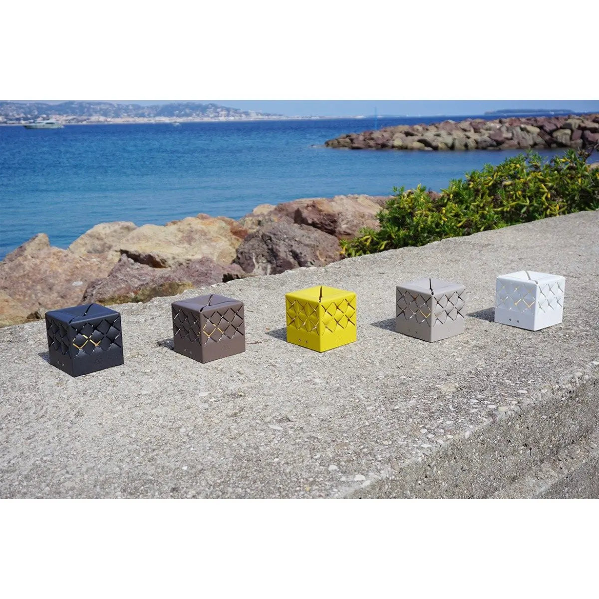 La Lampe Popup White Solar Light