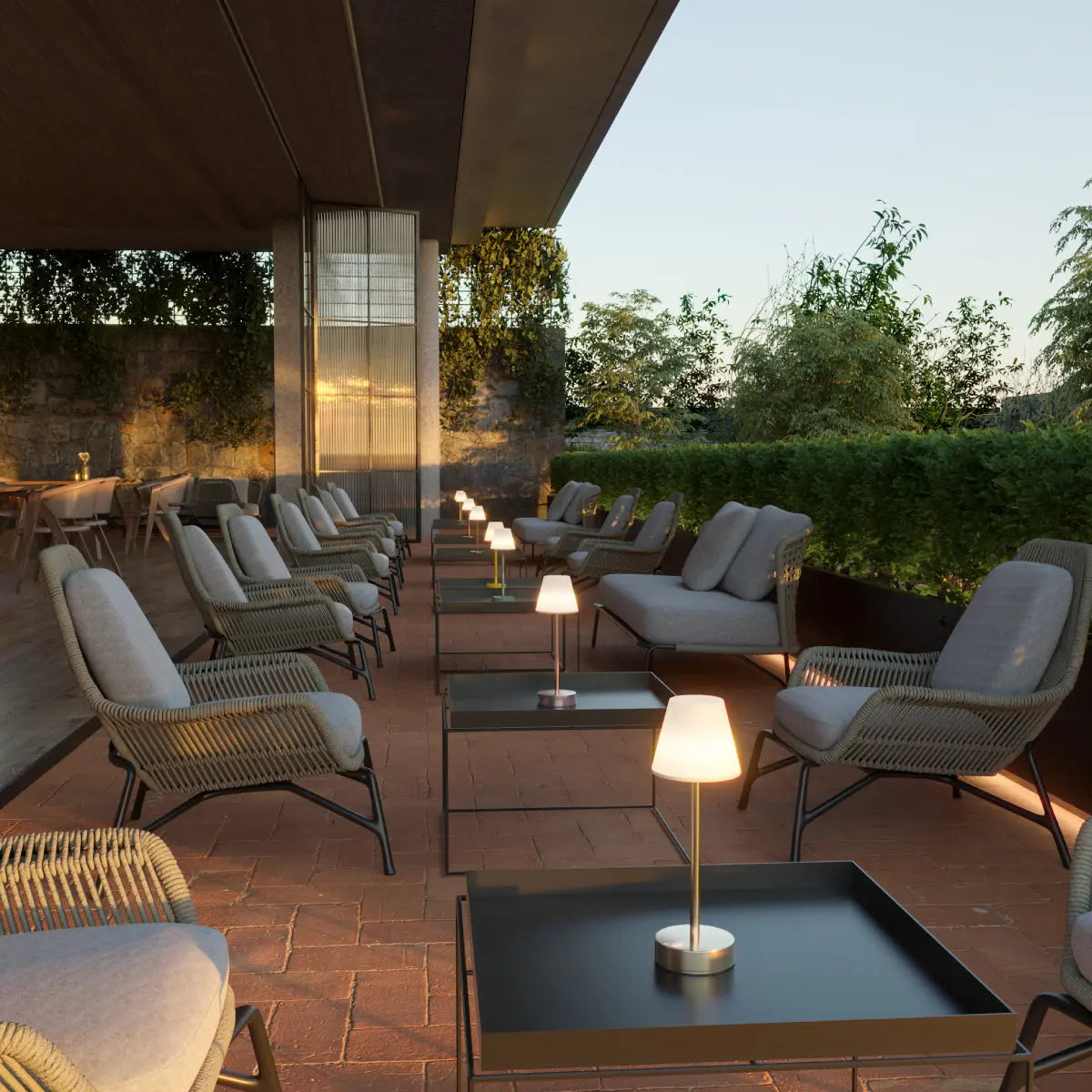 New Garden Lola slim 30 table lamp, brass - DesertRiver.shop